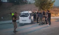 Polis aracı ile pikap çarpıştı: 2'si polis 3 yaralı