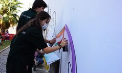 Antalya'da Gençler, Deprem Bölgelerindeki Okul Duvarlarını Grafitiyle Renklendirecek