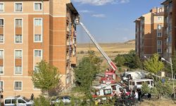 Kayseri'de bir kişi evini ateşe verdi