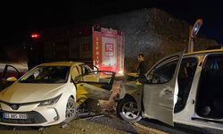 Ticari araç ile otomobilin çarpıştığı kazada 11 kişi yaralandı