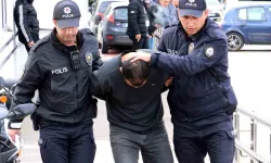 Adana'da Polis Memuru Şüpheliyi Etkisiz Hale Getirdi