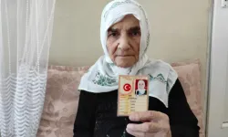 111 yaşındaki Cemile Nine'ye pastalı Kadınlar Günü sürprizi