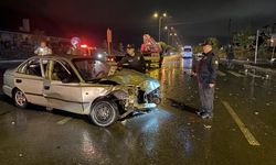 Minibüs ile otomobil çarpıştı: 11 yaralı