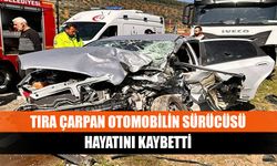 Tıra çarpan otomobilin sürücüsü hayatını kaybetti