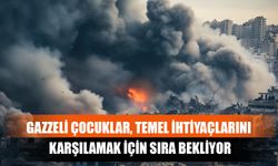 Gazzeli Çocuklar, Temel İhtiyaçlarını Karşılamak İçin Sıra Bekliyor