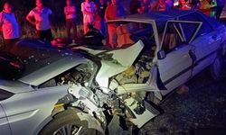 Antalya-Isparta kara yolunda 2 otomobilin çarpıştı: 3 ölü, 10 yaralı