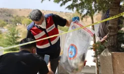 Mezarlıktan poşete sarılı bebek cesedi çıkarıldı