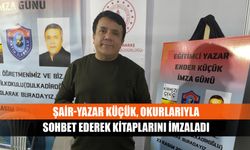 Şair-Yazar Küçük, okurlarıyla sohbet ederek kitaplarını imzaladı