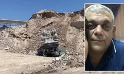 Hafriyat Kamyonu Devrildi! Sürücü Feci Şekilde Can Verdi