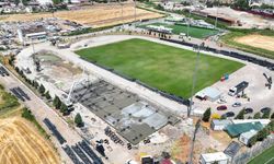 Yeni futbol sahasının yapımı büyük bir hızla sürüyor