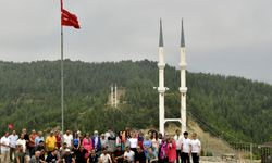 Öğretmenler, Andırın kaleler bölgesinde doğa yürüyüşü yaptı