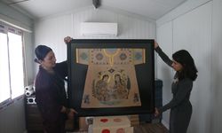 Osmanlının Tılsımlı Gömlekleri modern sanatla tablolara yansıyor