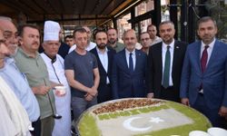 Maraş Hanzade’den aşure ikramı