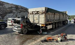 Katliam Gibi Kaza! Tıra Arkadan Çarpan Araçta 5 Can Gitti