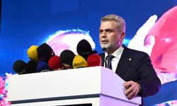 Başkan Görgel demokrasi vurgusu yaparak şehitlere rahmet diledi