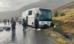 Sivas’ta Yolcu Otobüsü Faciası: Dağa Çarptı, 4 Ölü, 33 Yaralı!