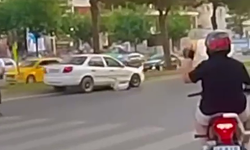 Aliya İzzetbegoviç Parkı Önünde Can Pazarı: Otomobil 2 Çocuğa Çarptı