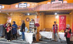 Fuar alanında açtıkları stantlarla ziyaretçilerini ağırlıyorlar