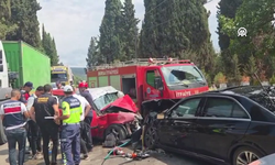 2 Otomobil Çarpıştı, 1 Ölü 7 Yaralı