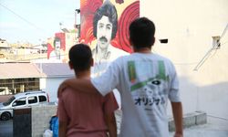 Adana’da Binaların Duvarlarına Müslüm Gürses ve Ferdi Tayfur’un Resimleri Çizildi