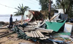 Filipinler'de etkili olan şiddetli tayfunda can kaybı 204