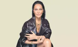 Hülya Avşar yeni rolü için başörtüsü taktı!