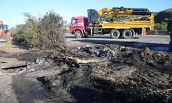 Hatay'da devrilen tırda çıkan yangında 2 kişi hayatını kaybetti