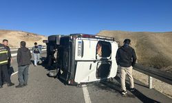 Adıyaman'da minibüsle otomobilin çarpıştığı kazada 4 kişi yaralandı