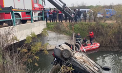 Dereye yuvarlanan otomobilin sürücüsü hayatını kaybetti
