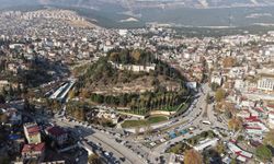 Depremde hasar gören Maraş Kalesi yeniden ayağa kalkıyor