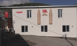 Depremde yıkılan cami imece usulü yeniden inşa edildi