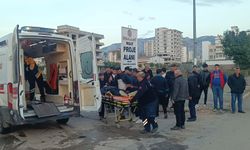 Kozan ilçesinde minibüsle çarpışan elektrikli motosikletin sürücüsü yaralandı