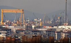 Tuzla'da tersanede bir gemide yangın çıktı!