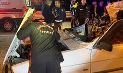 Kahramanmaraş'ta araçta sıkışan sürücüyü itfaiye kurtardı