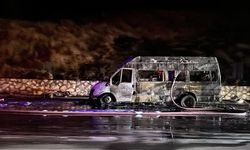 Mersin'de minibüste çıkan yangın söndürüldü