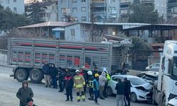 Hatay'da zincirleme trafik kazası: 11 araç birbirine girdi!