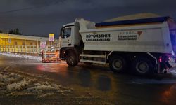 Büyükşehir’den karla mücadelede aralıksız mesai