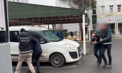 Midelerinde uyuşturucu bulunan yabancı uyruklu 2 şüpheli tutuklandı