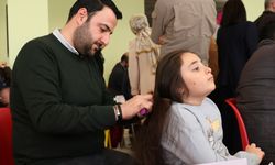 Gaziantep'te babalar ve protokol üyeleri 30 kız çocuğunun saçını ördü