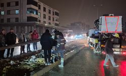 Gaziantep'te elektrik direğine çarpan otomobildeki 2 kişi yaralandı