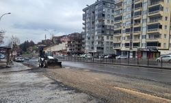 Kahramanmaraş'ta yağış sonrası bozulan yollara müdahale ediliyor