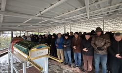 Antalya'daki trafik kazasında ölen anne ve kızının cenazesi toprağa verildi