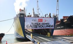 Türk Kızılay'ın Gazze için hazırladığı 21. "İyilik Gemisi" Mersin Limanı'ndan uğurlandı