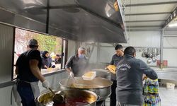 Kahramanmaraş'ta 33 yıllık Saçaklızade Vakfı günlük 3 bin aileye iftar yemeği ulaştırıyor