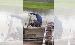 Türkoğlu’nda gölete düşen araç itfaiyenin hızlı müdahalesiyle kurtarıldı