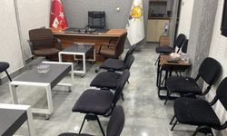 Balıkesir'de AK Parti binasına taşlı saldırı düzenlendi