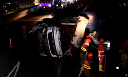 Pakistan'da petrol tankeri devrildi en az 13 kişi hayatını kaybetti