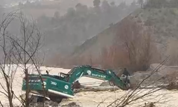 Kahramanmaraş'ta Mahsur Kalan Vatandaş İş Makinesiyle Kurtarıldı!