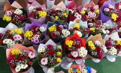 Kahramanmaraş'ta Sevgililer Günü’nde çiçekçilere yoğun ilgi!