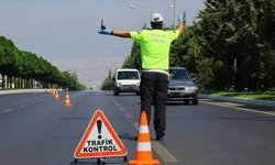 Mersin'de 2 haftada 1327 araç trafikten men edildi